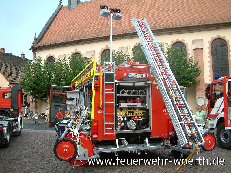 2009.09.20 Kreisfeuerwehrtag Fahrzeugausstellung 005.jpg
